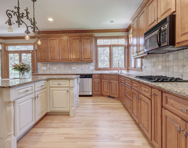 26025 Whispering Woods Circle - Photo Thumbnail 8