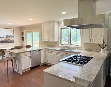 1447 Carol Lane - Photo Thumbnail 15