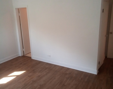 835 Ridge Avenue - Photo Thumbnail 6