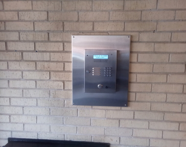 835 Ridge Avenue - Photo Thumbnail 13
