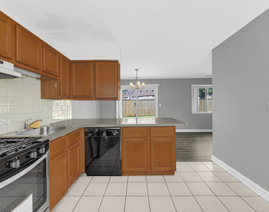 847 Oxford Place - Photo Thumbnail 5