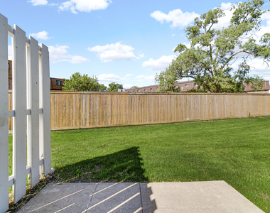 847 Oxford Place - Photo Thumbnail 19