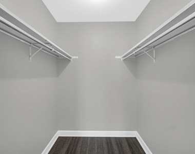 847 Oxford Place - Photo Thumbnail 23