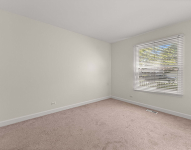 352 Danbury Drive - Photo Thumbnail 11