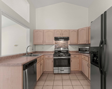 352 Danbury Drive - Photo Thumbnail 4