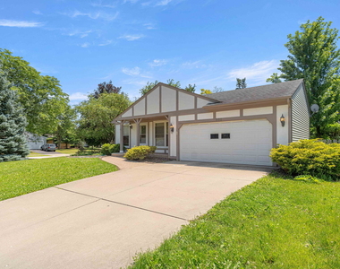 352 Danbury Drive - Photo Thumbnail 17
