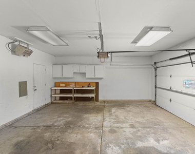 352 Danbury Drive - Photo Thumbnail 19