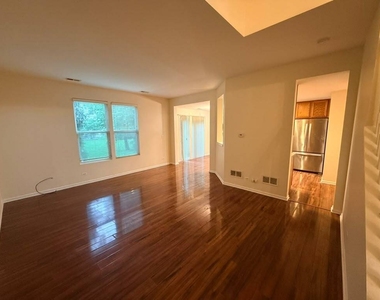 565 Conservatory Lane - Photo Thumbnail 3