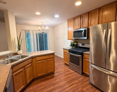 565 Conservatory Lane - Photo Thumbnail 1