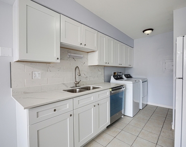 7557 Bristol Lane - Photo Thumbnail 9