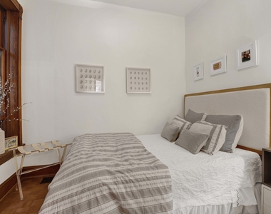 2458 N Burling Street - Photo Thumbnail 13