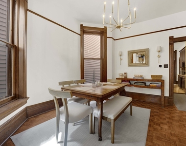 2458 N Burling Street - Photo Thumbnail 7
