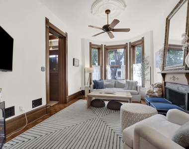 2458 N Burling Street - Photo Thumbnail 5