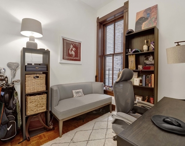 2458 N Burling Street - Photo Thumbnail 21