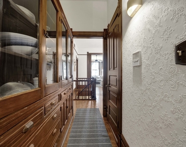 2458 N Burling Street - Photo Thumbnail 20