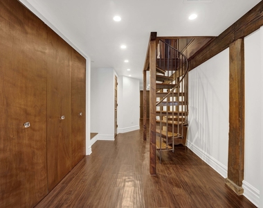 2458 N Burling Street - Photo Thumbnail 26