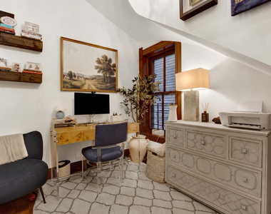 2458 N Burling Street - Photo Thumbnail 11
