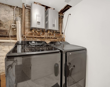 2458 N Burling Street - Photo Thumbnail 31