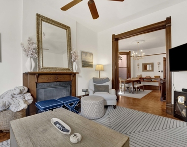 2458 N Burling Street - Photo Thumbnail 3