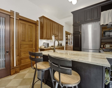 2458 N Burling Street - Photo Thumbnail 18