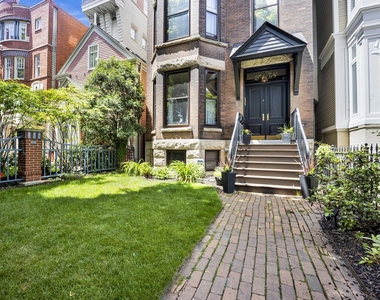 2458 N Burling Street - Photo Thumbnail 32