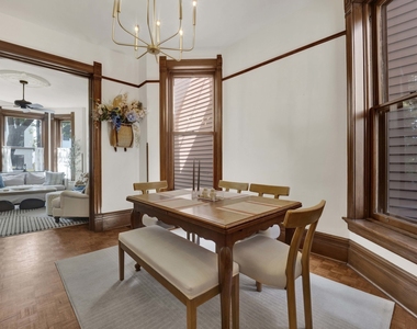 2458 N Burling Street - Photo Thumbnail 8