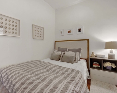 2458 N Burling Street - Photo Thumbnail 14