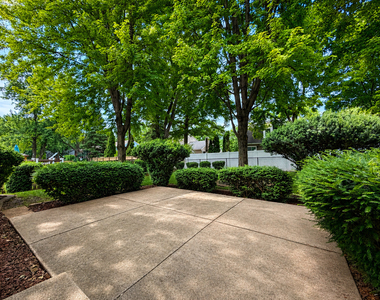 209 Briarheath Lane - Photo Thumbnail 15