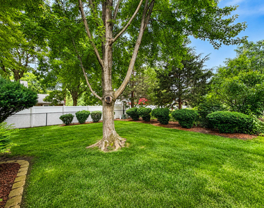209 Briarheath Lane - Photo Thumbnail 16