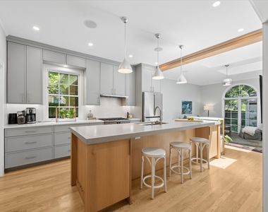 314 Lake Street - Photo Thumbnail 5
