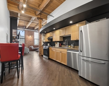 616 W Fulton Street - Photo Thumbnail 1