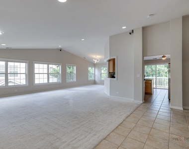 552 Saddlebrook Lane - Photo Thumbnail 4