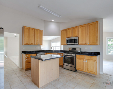 552 Saddlebrook Lane - Photo Thumbnail 17