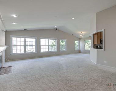 552 Saddlebrook Lane - Photo Thumbnail 6