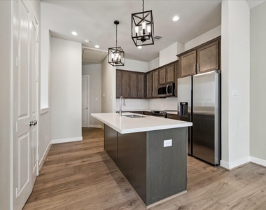 2215 Penny Derrick Lane - Photo Thumbnail 7