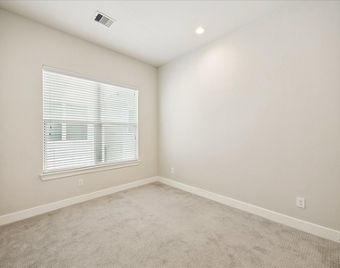 2215 Penny Derrick Lane - Photo Thumbnail 16