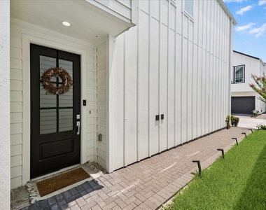 2215 Penny Derrick Lane - Photo Thumbnail 4