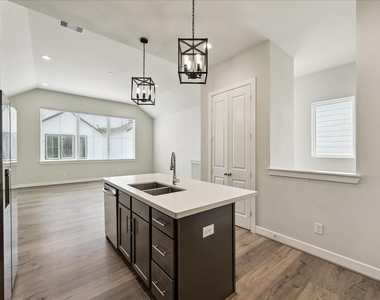 2215 Penny Derrick Lane - Photo Thumbnail 8