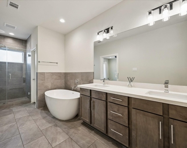 2215 Penny Derrick Lane - Photo Thumbnail 2