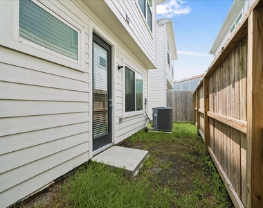 2215 Penny Derrick Lane - Photo Thumbnail 18