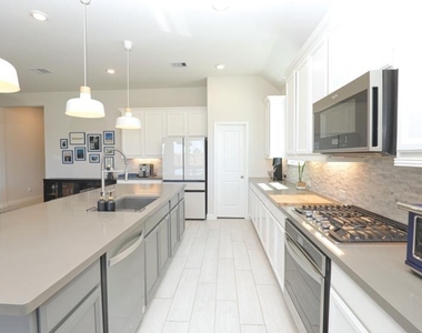 15335 Leal Rancho Court - Photo Thumbnail 6