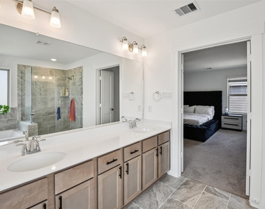 4806 Sand Clouds Drive - Photo Thumbnail 25