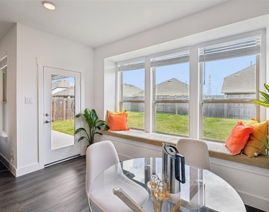 4806 Sand Clouds Drive - Photo Thumbnail 11