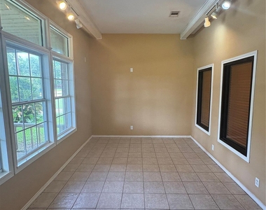 200 Gaines Street - Photo Thumbnail 3