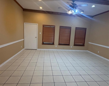 200 Gaines Street - Photo Thumbnail 7