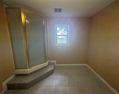 200 Gaines Street - Photo Thumbnail 9