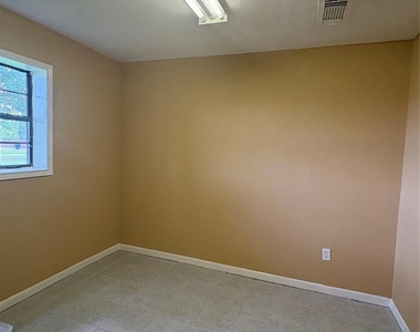 200 Gaines Street - Photo Thumbnail 10