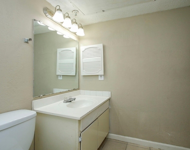 2822 S Bartell Drive - Photo Thumbnail 23