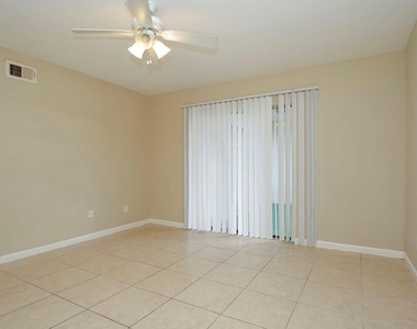 2822 S Bartell Drive - Photo Thumbnail 16