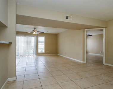 2822 S Bartell Drive - Photo Thumbnail 3